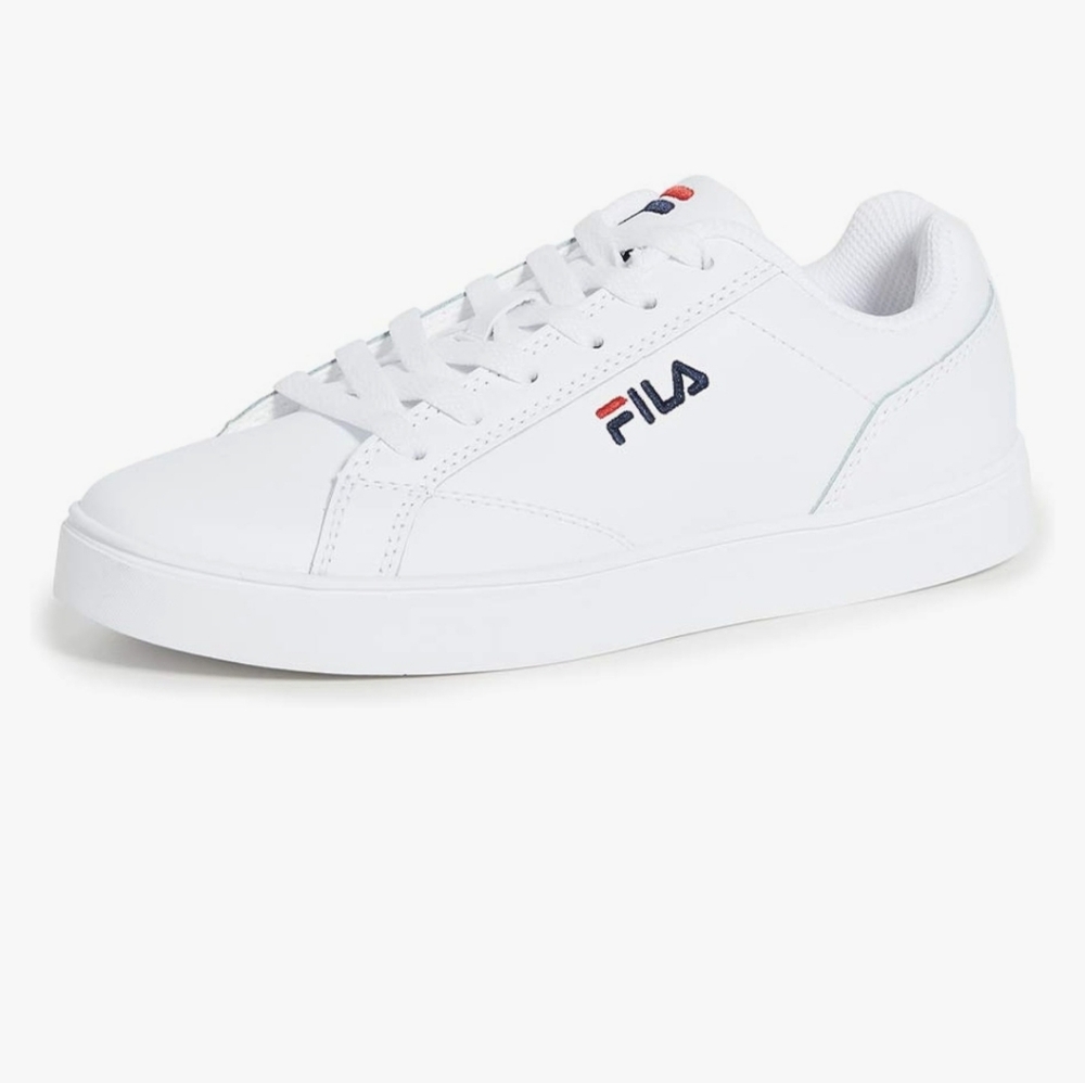 New Women's 7.5 Fila court shoes